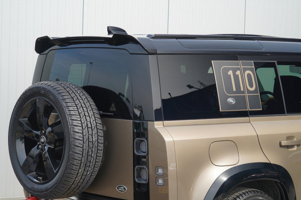 Land Rover Defender 110 3.0 P400 110 X 7-pers. / Milltek / Head-Up / Stoelkoeling / Pano / Trekhaak / Clearsight / Full Options!