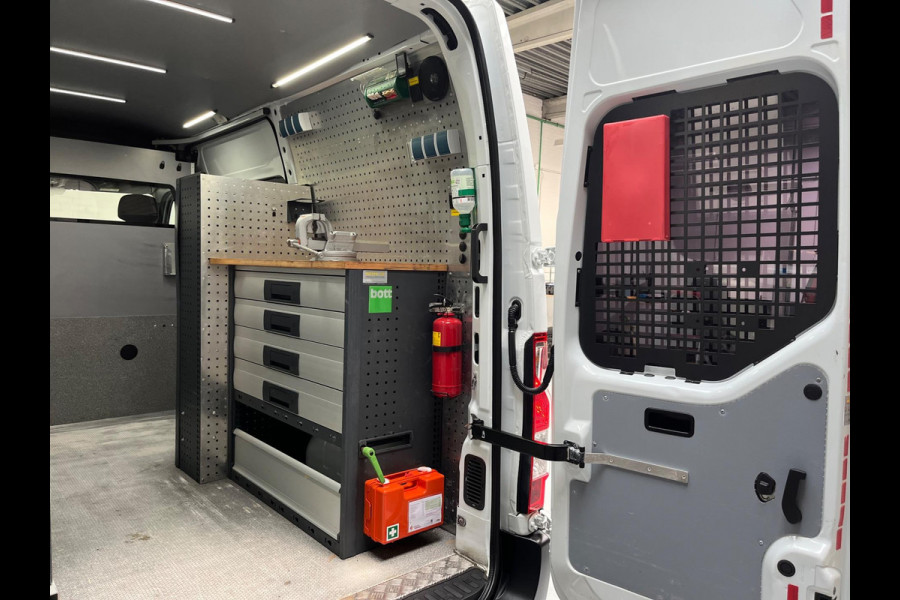 Renault Master Servicewagen T35 2.3 dCi 145pk euro6 L2H2 BOTT Inrichting, Victron omvormer, Standkachel, Trekhaak, RIJKLAARPRIJS!