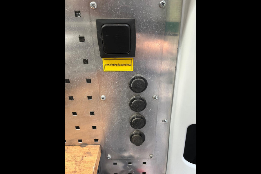 Renault Master Servicewagen T35 2.3 dCi 145pk euro6 L2H2 BOTT Inrichting, Victron omvormer, Standkachel, Trekhaak, RIJKLAARPRIJS!