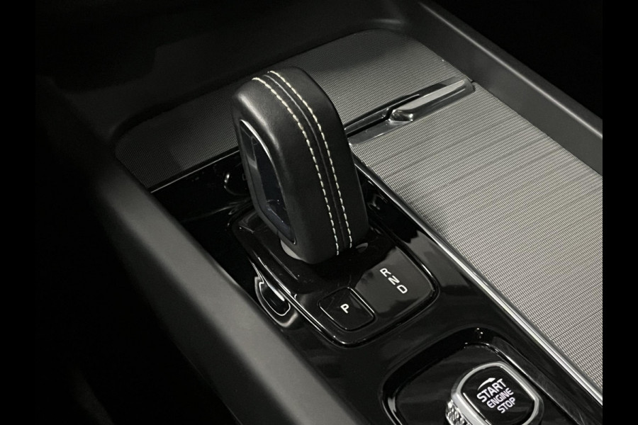 Volvo XC60 2.0 T6 Plug-in hybrid AWD R-Design Trekhaak | Open dak | Adaptive Cruise control | Harman/Kardon | Camera