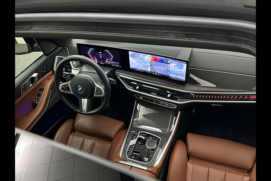 BMW X5 50e 490pk M-Pro Individual | ACC | 360 | Carbon | Stoelventilatie | 22" | Softclose | TH | Panodak | Comfort Seats | Driving Prof. | Park Prof. | Comfort plus | Manhattan met Tartufo Merino! Fabr. Gar. 06-2027 | NL-Auto | BTW.
