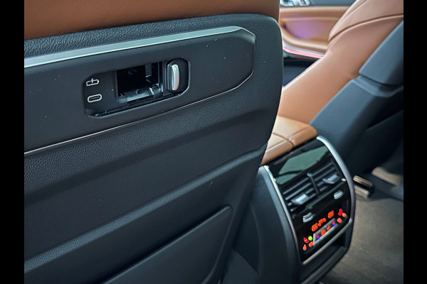 BMW X5 50e 490pk M-Pro Individual | ACC | 360 | Carbon | Stoelventilatie | 22" | Softclose | TH | Panodak | Comfort Seats | Driving Prof. | Park Prof. | Comfort plus | Manhattan met Tartufo Merino! Fabr. Gar. 06-2027 | NL-Auto | BTW.
