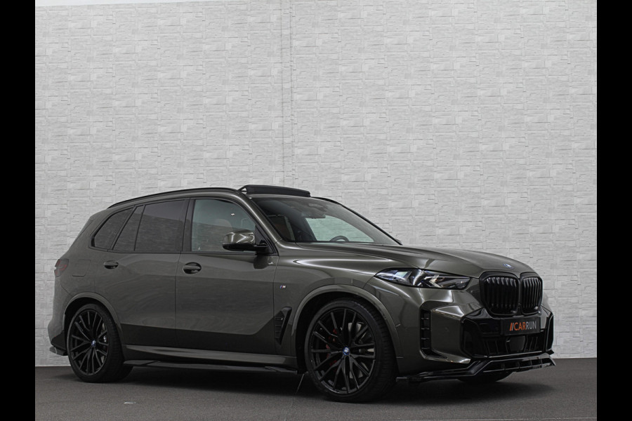 BMW X5 50e 490pk M-Pro Individual | ACC | 360 | Carbon | Stoelventilatie | 22" | Softclose | TH | Panodak | Comfort Seats | Driving Prof. | Park Prof. | Comfort plus | Manhattan met Tartufo Merino! Fabr. Gar. 06-2027 | NL-Auto | BTW.