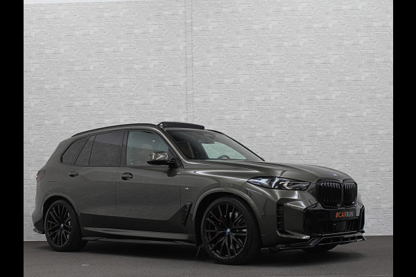 BMW X5 50e 490pk M-Pro Individual | ACC | 360 | Carbon | Stoelventilatie | 22" | Softclose | TH | Panodak | Comfort Seats | Driving Prof. | Park Prof. | Comfort plus | Manhattan met Tartufo Merino! Fabr. Gar. 06-2027 | NL-Auto | BTW.