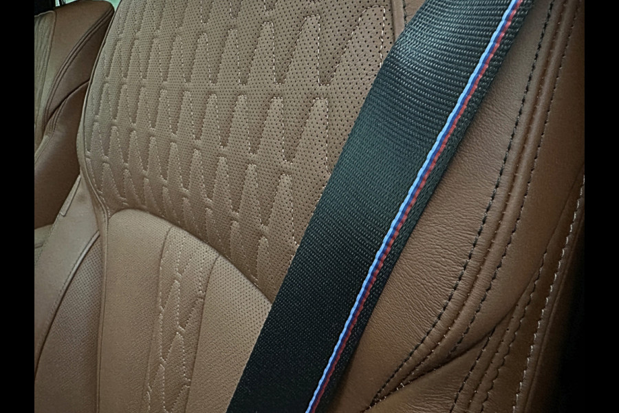 BMW X5 50e 490pk M-Pro Individual | ACC | 360 | Carbon | Stoelventilatie | 22" | Softclose | TH | Panodak | Comfort Seats | Driving Prof. | Park Prof. | Comfort plus | Manhattan met Tartufo Merino! Fabr. Gar. 06-2027 | NL-Auto | BTW.