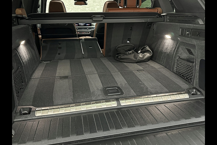BMW X5 50e 490pk M-Pro Individual | ACC | 360 | Carbon | Stoelventilatie | 22" | Softclose | TH | Panodak | Comfort Seats | Driving Prof. | Park Prof. | Comfort plus | Manhattan met Tartufo Merino! Fabr. Gar. 06-2027 | NL-Auto | BTW.