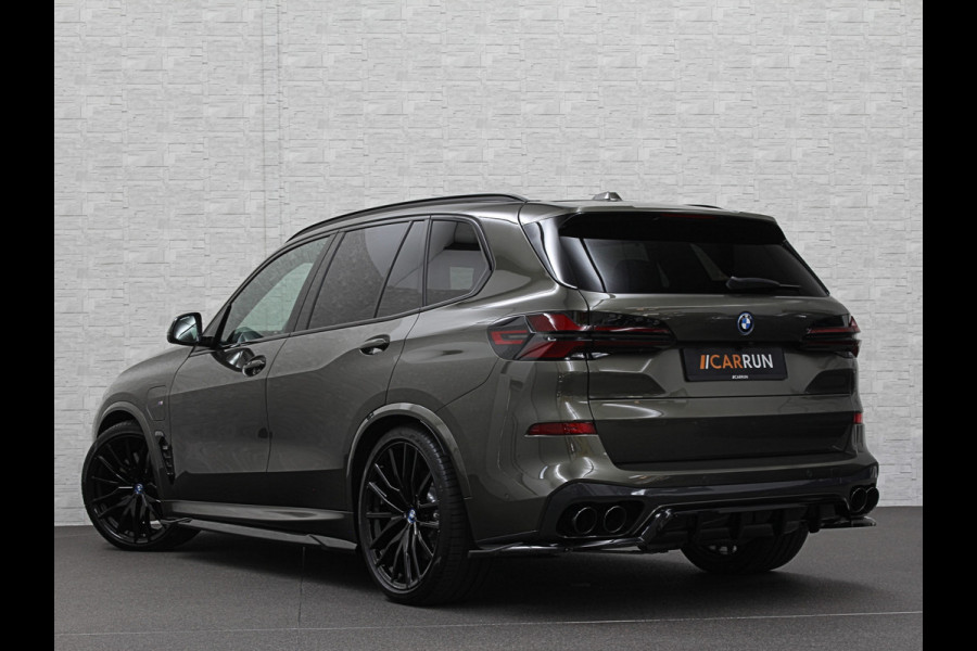 BMW X5 50e 490pk M-Pro Individual | ACC | 360 | Carbon | Stoelventilatie | 22" | Softclose | TH | Panodak | Comfort Seats | Driving Prof. | Park Prof. | Comfort plus | Manhattan met Tartufo Merino! Fabr. Gar. 06-2027 | NL-Auto | BTW.
