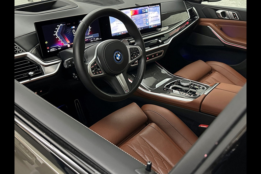 BMW X5 50e 490pk M-Pro Individual | ACC | 360 | Carbon | Stoelventilatie | 22" | Softclose | TH | Panodak | Comfort Seats | Driving Prof. | Park Prof. | Comfort plus | Manhattan met Tartufo Merino! Fabr. Gar. 06-2027 | NL-Auto | BTW.