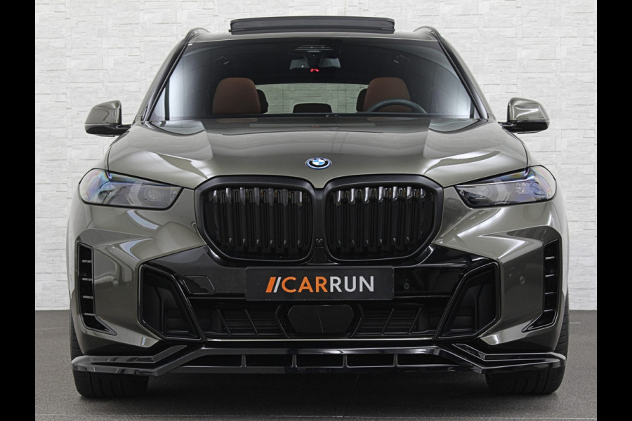 BMW X5 50e 490pk M-Pro Individual | ACC | 360 | Carbon | Stoelventilatie | 22" | Softclose | TH | Panodak | Comfort Seats | Driving Prof. | Park Prof. | Comfort plus | Manhattan met Tartufo Merino! Fabr. Gar. 06-2027 | NL-Auto | BTW.