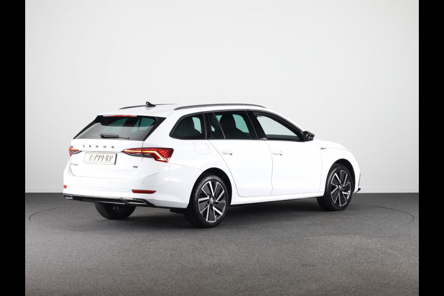 Škoda Octavia Combi 1.4 TSI iV PHEV Sportline Business 204pk  Plug in Hybrid | Navigatie | 18 inch Lichtmetalen velgen | Travel Pakket