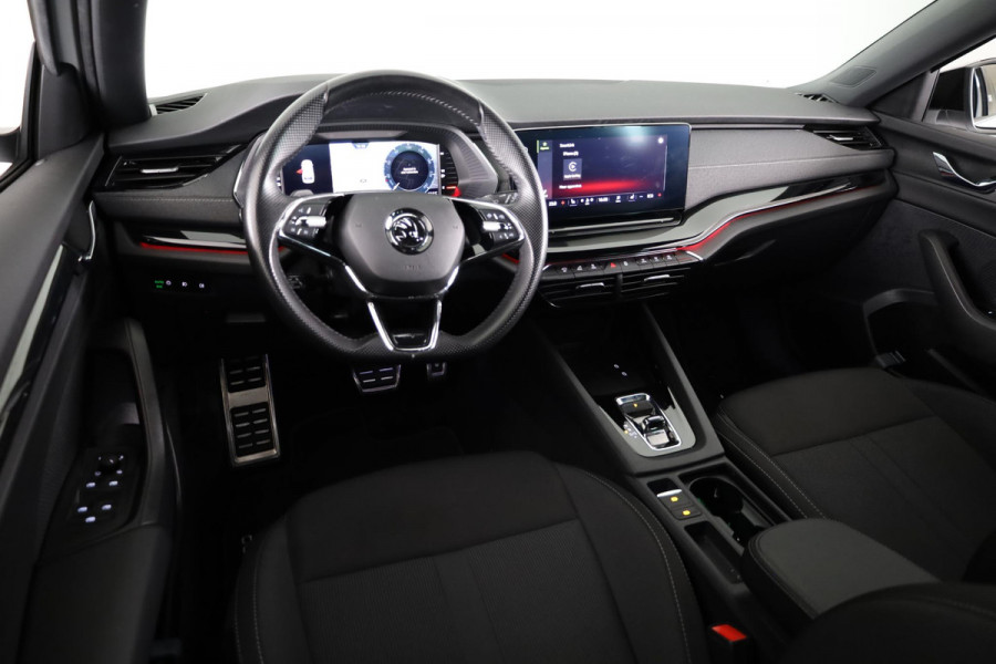 Škoda Octavia Combi 1.4 TSI iV PHEV Sportline Business 204pk  Plug in Hybrid | Navigatie | 18 inch Lichtmetalen velgen | Travel Pakket