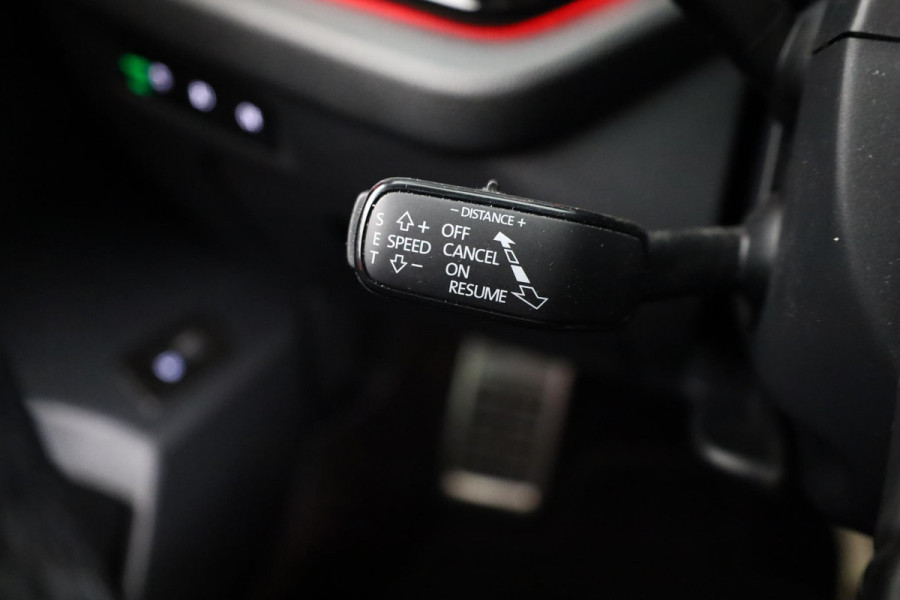 Škoda Octavia Combi 1.4 TSI iV PHEV Sportline Business 204pk  Plug in Hybrid | Navigatie | 18 inch Lichtmetalen velgen | Travel Pakket
