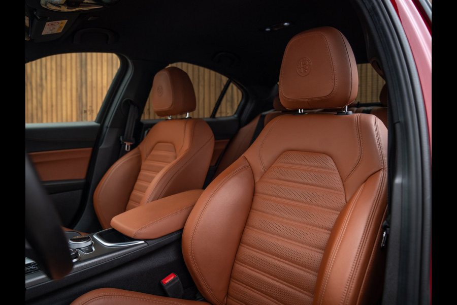 Alfa Romeo Giulia 2.0T Veloce 280pk RWD | Harman/Kardon | Lederen dash. | 19 inch | Adapt. cruise