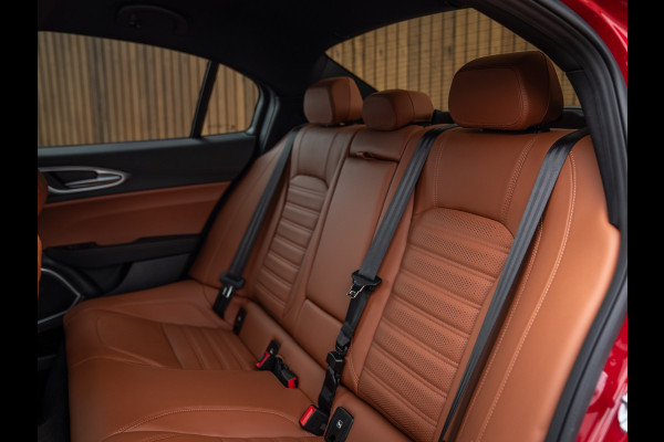 Alfa Romeo Giulia 2.0T Veloce 280pk RWD | Harman/Kardon | Lederen dash. | 19 inch | Adapt. cruise