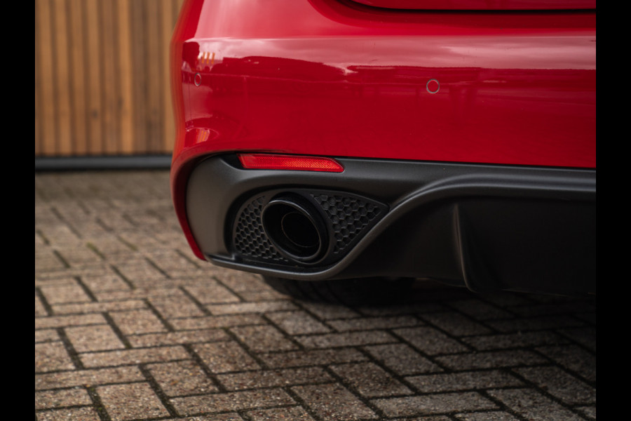 Alfa Romeo Giulia 2.0T Veloce 280pk RWD | Harman/Kardon | Lederen dash. | 19 inch | Adapt. cruise