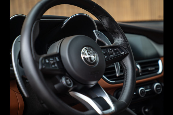 Alfa Romeo Giulia 2.0T Veloce 280pk RWD | Harman/Kardon | Lederen dash. | 19 inch | Adapt. cruise