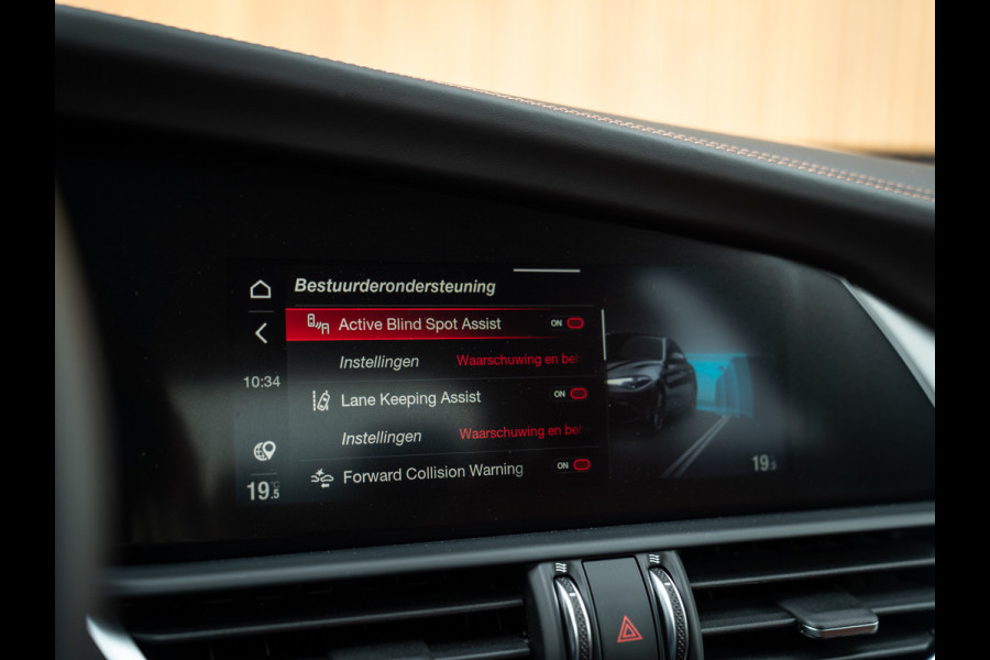 Alfa Romeo Giulia 2.0T Veloce 280pk RWD | Harman/Kardon | Lederen dash. | 19 inch | Adapt. cruise