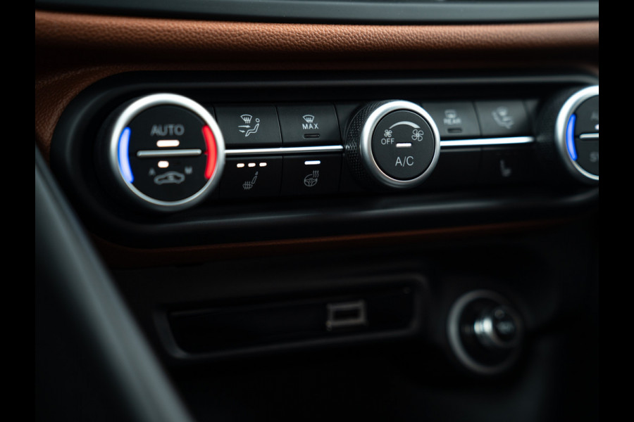 Alfa Romeo Giulia 2.0T Veloce 280pk RWD | Harman/Kardon | Lederen dash. | 19 inch | Adapt. cruise