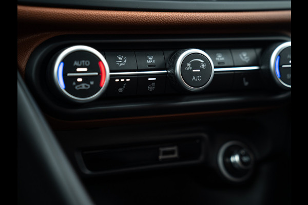 Alfa Romeo Giulia 2.0T Veloce 280pk RWD | Harman/Kardon | Lederen dash. | 19 inch | Adapt. cruise