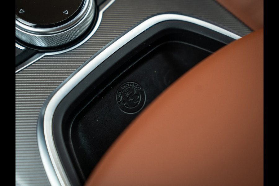 Alfa Romeo Giulia 2.0T Veloce 280pk RWD | Harman/Kardon | Lederen dash. | 19 inch | Adapt. cruise