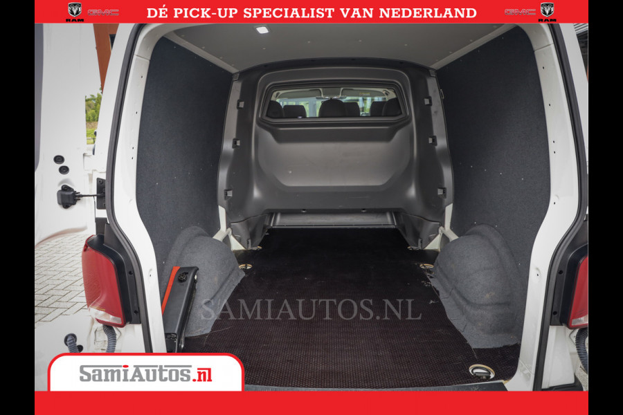 Volkswagen Transporter 2.0 TDI DC L2H1 30 Bulli 6 Persoons | Zeer Dik | In Zeer Goede Conditie | Comfortabele Dubbele Cabine met 6 Zitplaatsen | Body Kit | 20 Inch Brede Zwarte Wielen | Full Led | Camera | 2X Schuif Deuren |