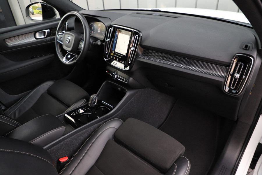 Volvo XC40 1.5 T5 Recharge Inscription | 262PK | Keyles-go | Harman/kardon | Memory | Blis | Stuurwielverw. | Stoelverw. | ACC | Led | 2020