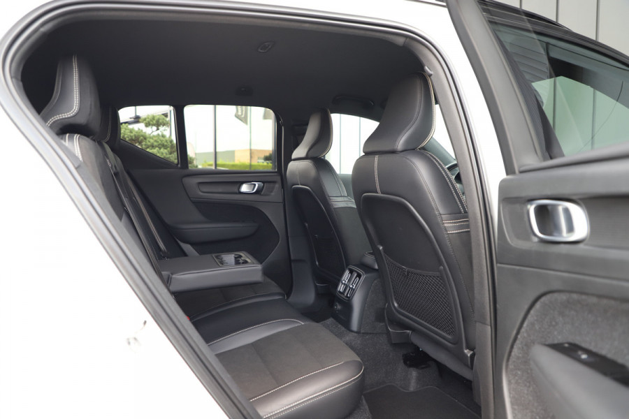 Volvo XC40 1.5 T5 Recharge Inscription | 262PK | Keyles-go | Harman/kardon | Memory | Blis | Stuurwielverw. | Stoelverw. | ACC | Led | 2020