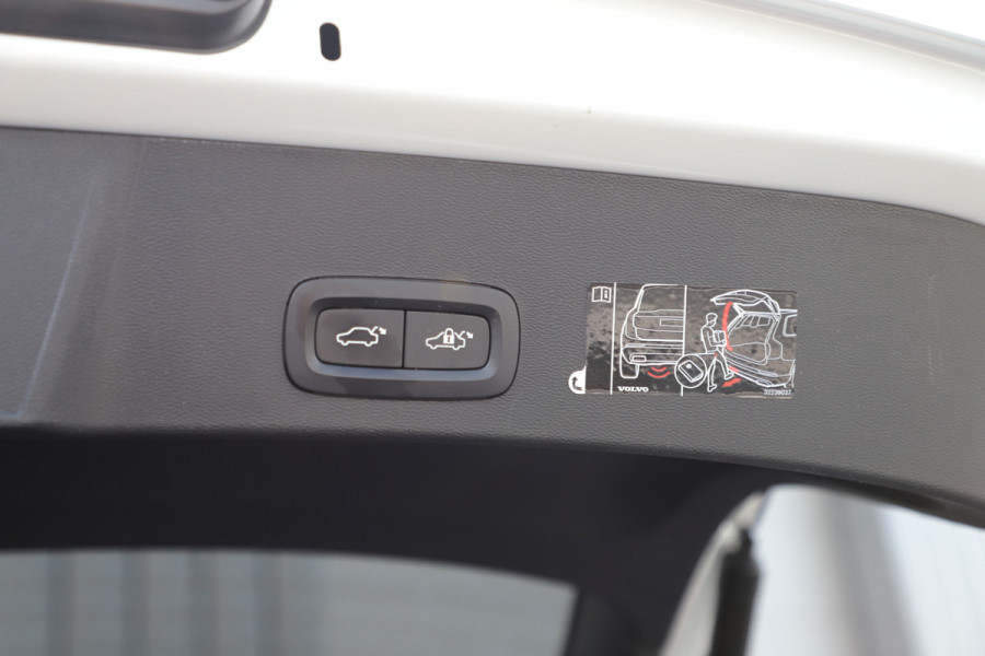 Volvo XC40 1.5 T5 Recharge Inscription | 262PK | Keyles-go | Harman/kardon | Memory | Blis | Stuurwielverw. | Stoelverw. | ACC | Led | 2020