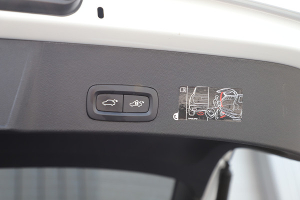 Volvo XC40 1.5 T5 Recharge Inscription | 262PK | Keyles-go | Harman/kardon | Memory | Blis | Stuurwielverw. | Stoelverw. | ACC | Led | 2020
