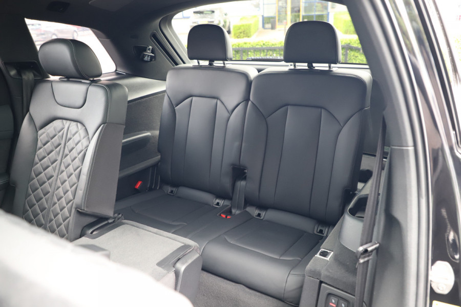 Audi SQ7 4.0 TFSI Quattro 7pers. | 507PK | Luchtvering | Achterasbesturing | Massage | Head-up | Keyles-go | Pano | B&O | Carbon | Sfeerv