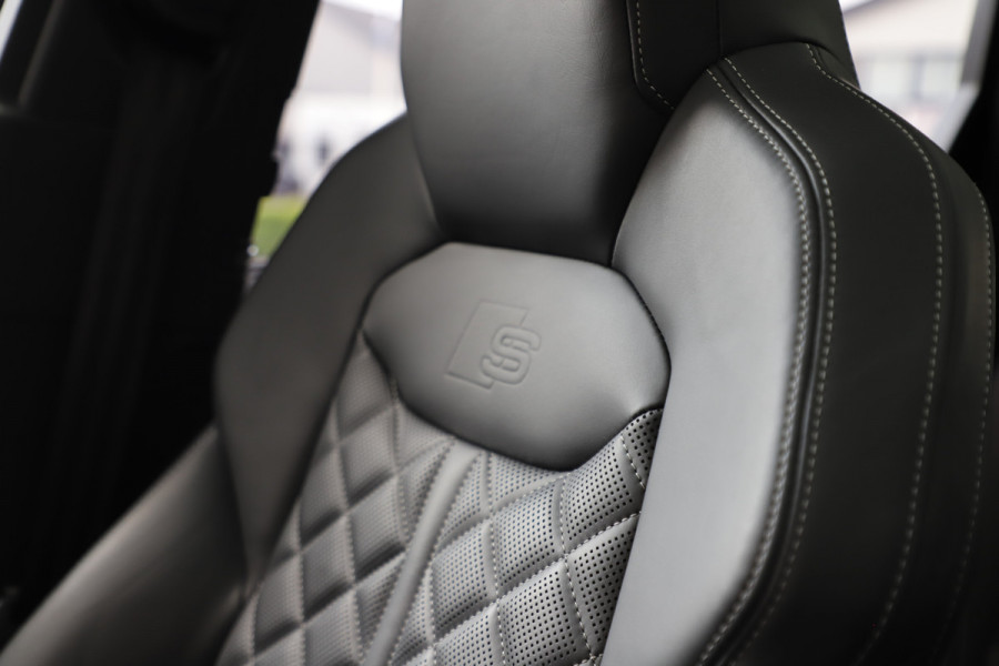Audi SQ7 4.0 TFSI Quattro 7pers. | 507PK | Luchtvering | Achterasbesturing | Massage | Head-up | Keyles-go | Pano | B&O | Carbon | Sfeerv