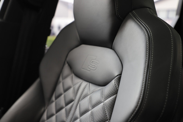 Audi SQ7 4.0 TFSI Quattro 7pers. | 507PK | Luchtvering | Achterasbesturing | Massage | Head-up | Keyles-go | Pano | B&O | Carbon | Sfeerv