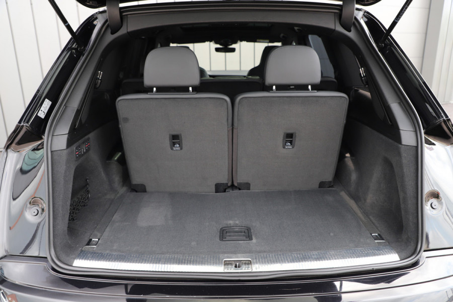 Audi SQ7 4.0 TFSI Quattro 7pers. | 507PK | Luchtvering | Achterasbesturing | Massage | Head-up | Keyles-go | Pano | B&O | Carbon | Sfeerv