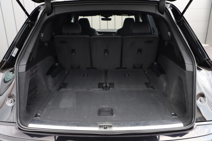 Audi SQ7 4.0 TFSI Quattro 7pers. | 507PK | Luchtvering | Achterasbesturing | Massage | Head-up | Keyles-go | Pano | B&O | Carbon | Sfeerv