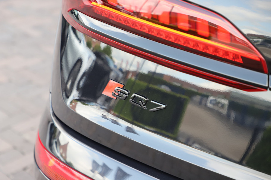 Audi SQ7 4.0 TFSI Quattro 7pers. | 507PK | Luchtvering | Achterasbesturing | Massage | Head-up | Keyles-go | Pano | B&O | Carbon | Sfeerv