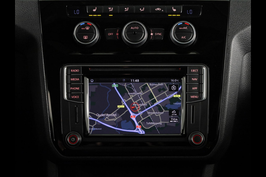 Volkswagen Caddy Maxi 1.4 TSI Trendline 125 pk Automaat (DSG) | Navigatie | Trekhaak | Parkeersensoren (Park assist) | Achteruitrijcamera | Stoelverwarming | Autom. airco |