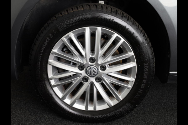Volkswagen Caddy Maxi 1.4 TSI Trendline 125 pk Automaat (DSG) | Navigatie | Trekhaak | Parkeersensoren (Park assist) | Achteruitrijcamera | Stoelverwarming | Autom. airco |