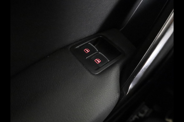 Volkswagen Caddy Maxi 1.4 TSI Trendline 125 pk Automaat (DSG) | Navigatie | Trekhaak | Parkeersensoren (Park assist) | Achteruitrijcamera | Stoelverwarming | Autom. airco |