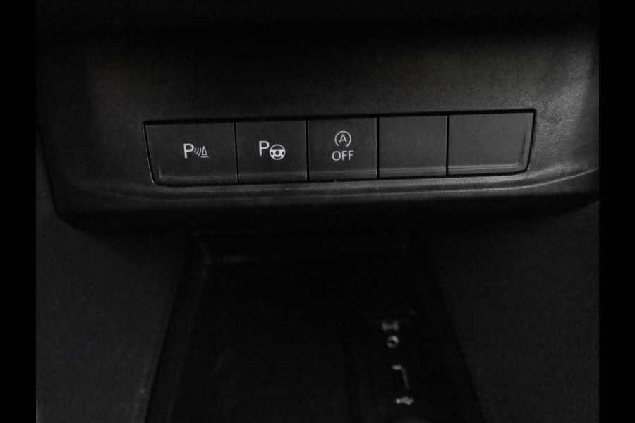 Volkswagen Caddy Maxi 1.4 TSI Trendline 125 pk Automaat (DSG) | Navigatie | Trekhaak | Parkeersensoren (Park assist) | Achteruitrijcamera | Stoelverwarming | Autom. airco |