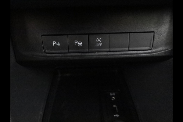 Volkswagen Caddy Maxi 1.4 TSI Trendline 125 pk Automaat (DSG) | Navigatie | Trekhaak | Parkeersensoren (Park assist) | Achteruitrijcamera | Stoelverwarming | Autom. airco |