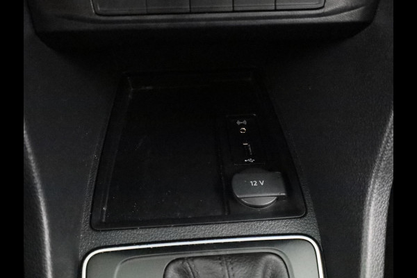 Volkswagen Caddy Maxi 1.4 TSI Trendline 125 pk Automaat (DSG) | Navigatie | Trekhaak | Parkeersensoren (Park assist) | Achteruitrijcamera | Stoelverwarming | Autom. airco |