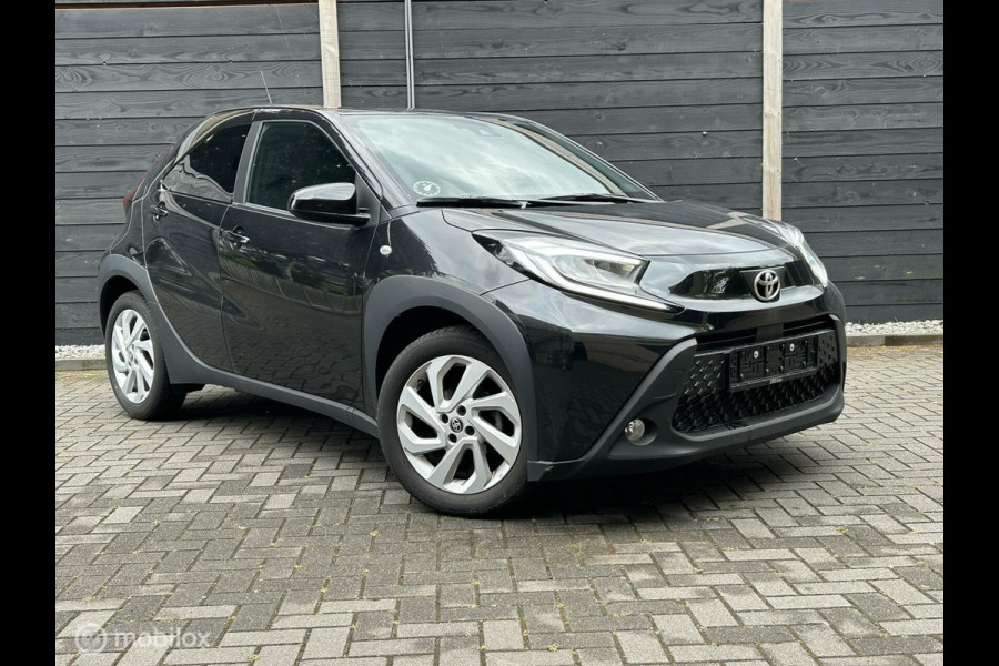 Toyota Aygo X 1.0 VVT-i S-CVT Automaat LED verl. / LM / Clima / Carplay / 10.250KM!!!