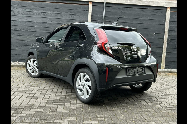 Toyota Aygo X 1.0 VVT-i S-CVT Automaat LED verl. / LM / Clima / Carplay / 10.250KM!!!