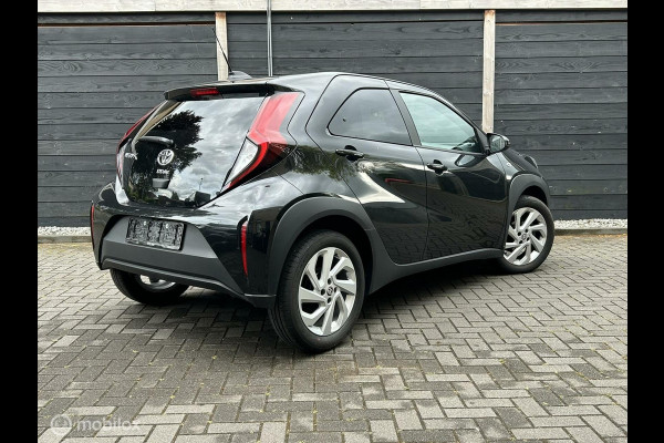 Toyota Aygo X 1.0 VVT-i S-CVT Automaat LED verl. / LM / Clima / Carplay / 10.250KM!!!