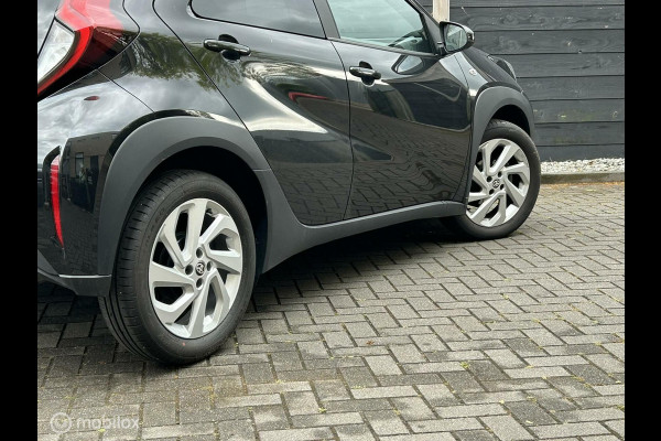 Toyota Aygo X 1.0 VVT-i S-CVT Automaat LED verl. / LM / Clima / Carplay / 10.250KM!!!
