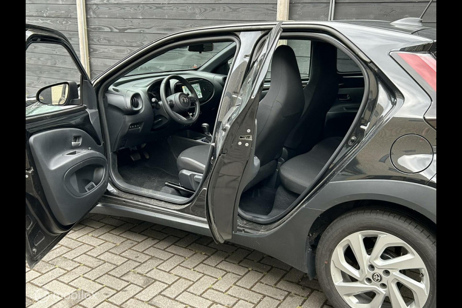 Toyota Aygo X 1.0 VVT-i S-CVT Automaat LED verl. / LM / Clima / Carplay / 10.250KM!!!