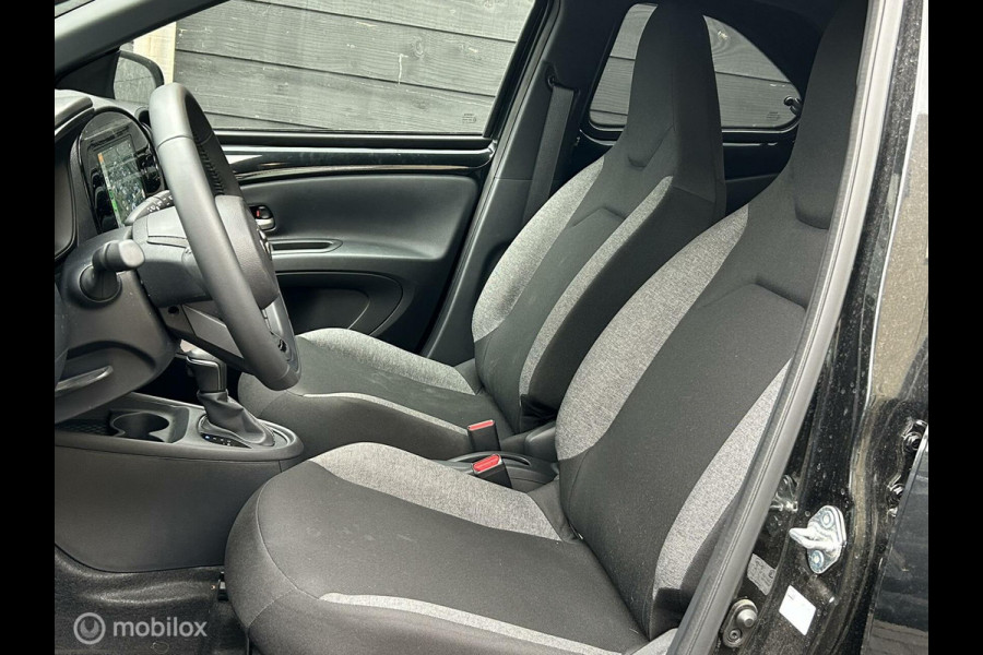 Toyota Aygo X 1.0 VVT-i S-CVT Automaat LED verl. / LM / Clima / Carplay / 10.250KM!!!