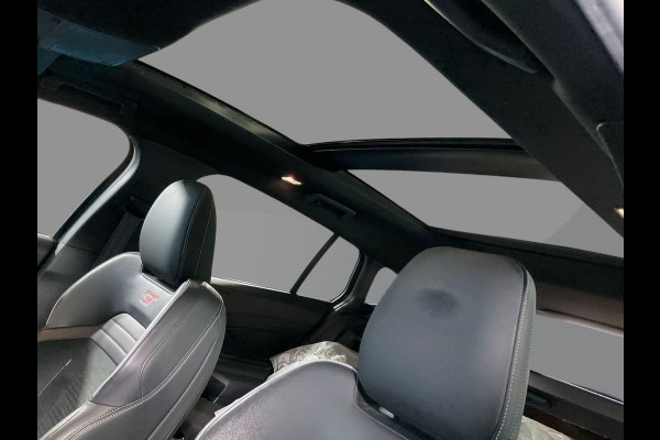 Ford FOCUS Wagon 2.3 EcoBoost ST-3 | Automaat 280pk! | Panoramadak | Winter Pack | Adaptive cruise control | Adaptive LED | Head up Display | Camera | 2 bandensets
