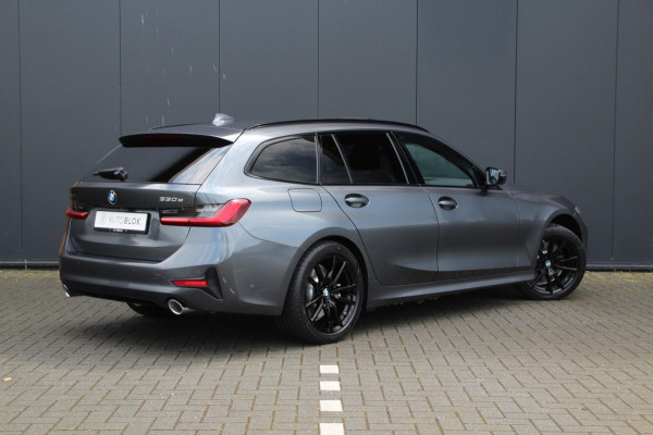 BMW 3 Serie Touring 330e xDrive Sport | Laser | Pano | Leder | ACC