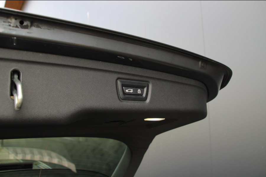 BMW 3 Serie Touring 330e xDrive Sport | Laser | Pano | Leder | ACC